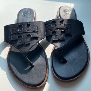 Like new black leather Tory Burch fashion sandal.